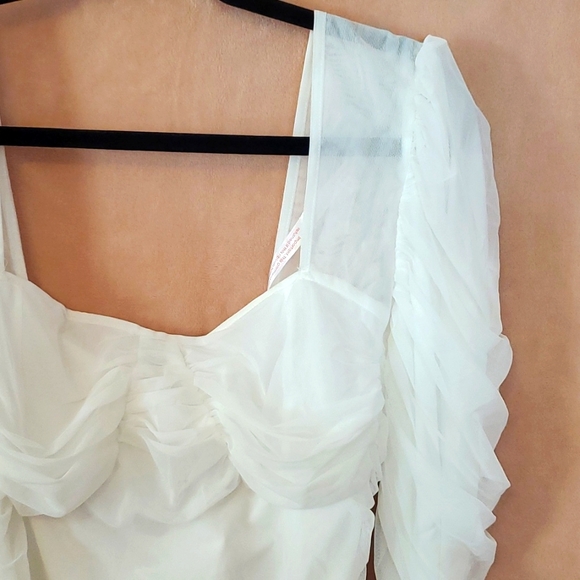 Misguided Ruched Front Milkmaid Mesh Top - Picture 4 of 7